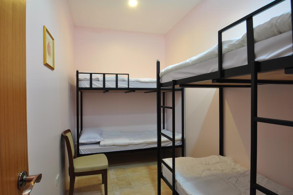 Orchid Hostel Bangkok Exteriör bild